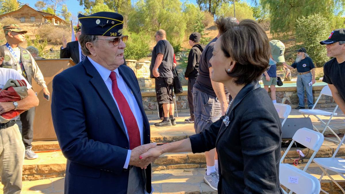 Rep. Kim Catches Up with Veteran at the 2021 Fullerton Veterans Day Ceremony.